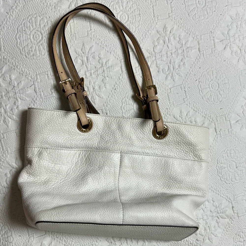 Michael Kors White and Gold Shoulder Bag - Picture 4 of 8